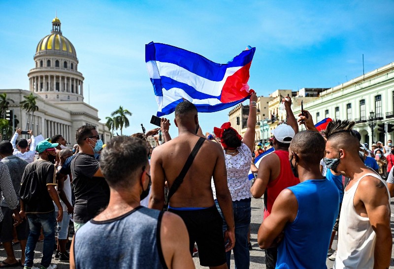La vida de Antonio Cuba: un hombre atractivo y su legado en la sociedad cubana