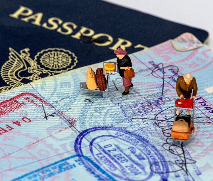 ¿Qué documentos necesito para viajar a Estados Unidos con una tarjeta de residencia española?